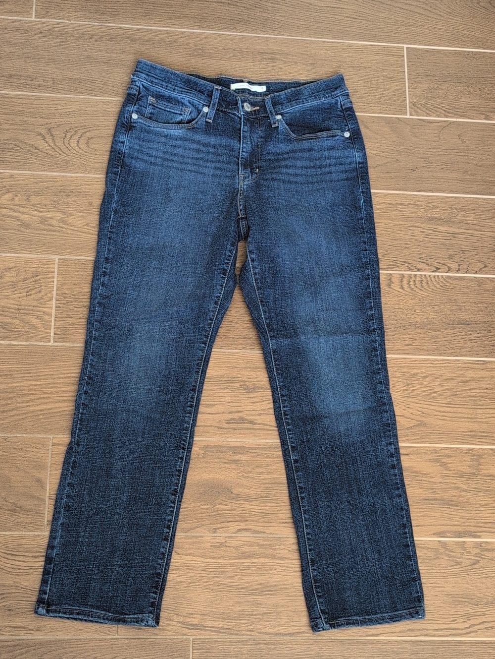 Levi's Classic Straight Dark Blue Women’s Straight Jeans Size 6
